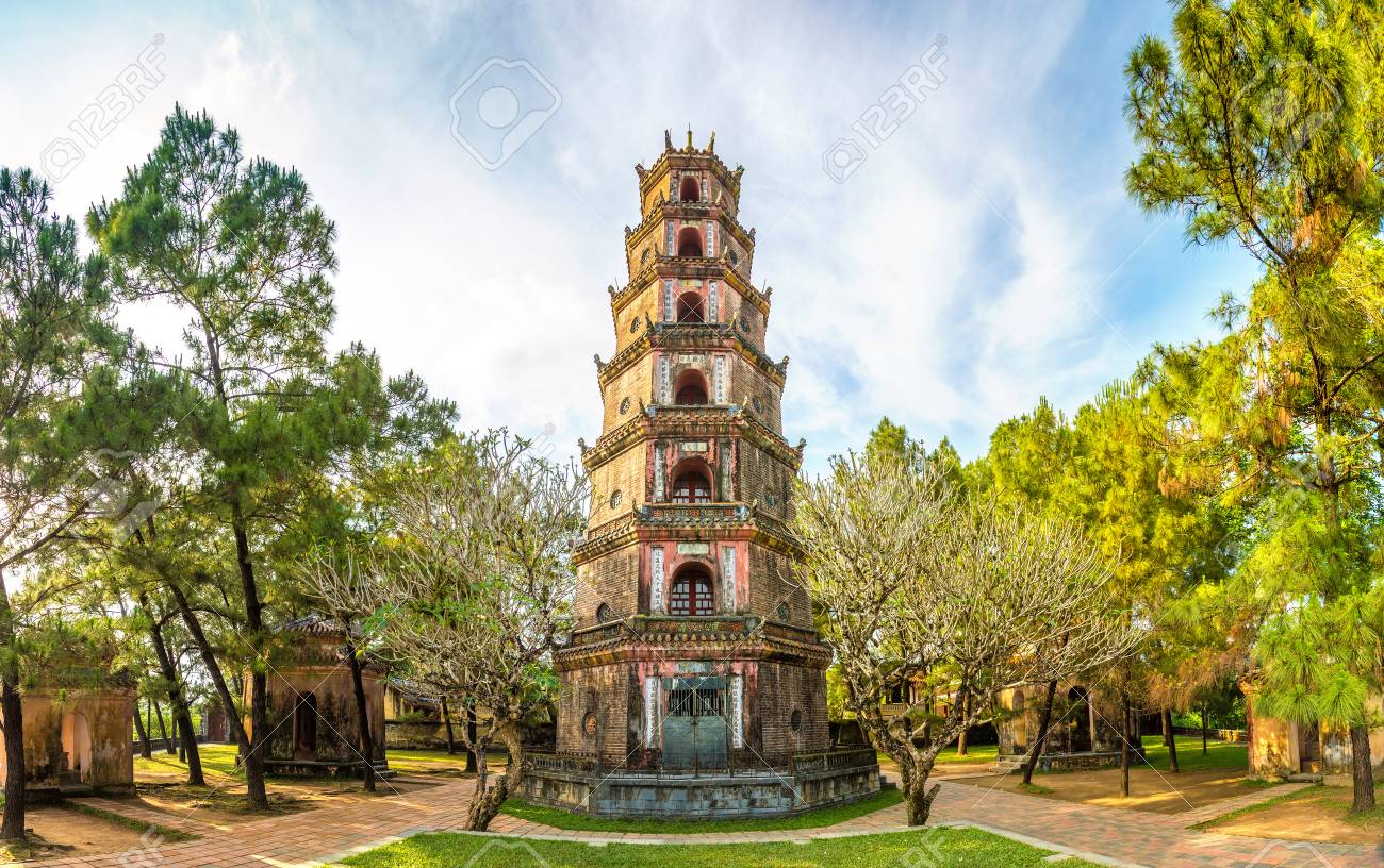 central vietnam tour 4 days thien mu pagoda